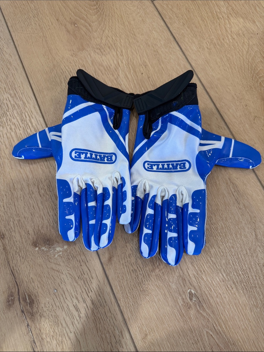 Football Gloves “Battle”Blue and White, Mens XL